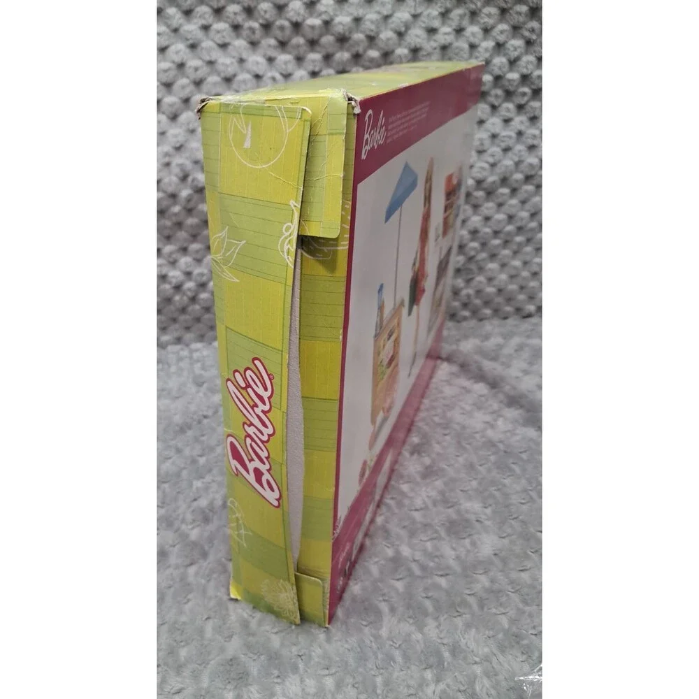 Barbie Sweet Orchard Farm Produce & Juice Stand Market 2019 with Box Fruit Doll
